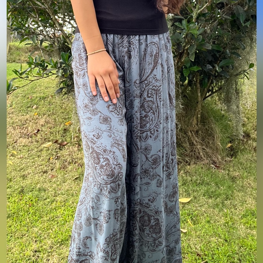 Size Small Wide leg pant. Brand New